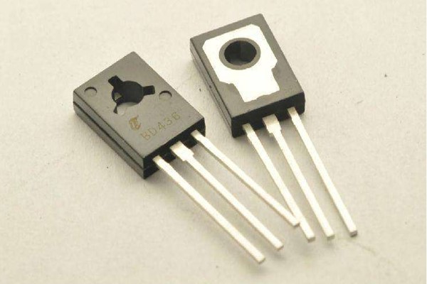 場效應晶體管，晶體三極管